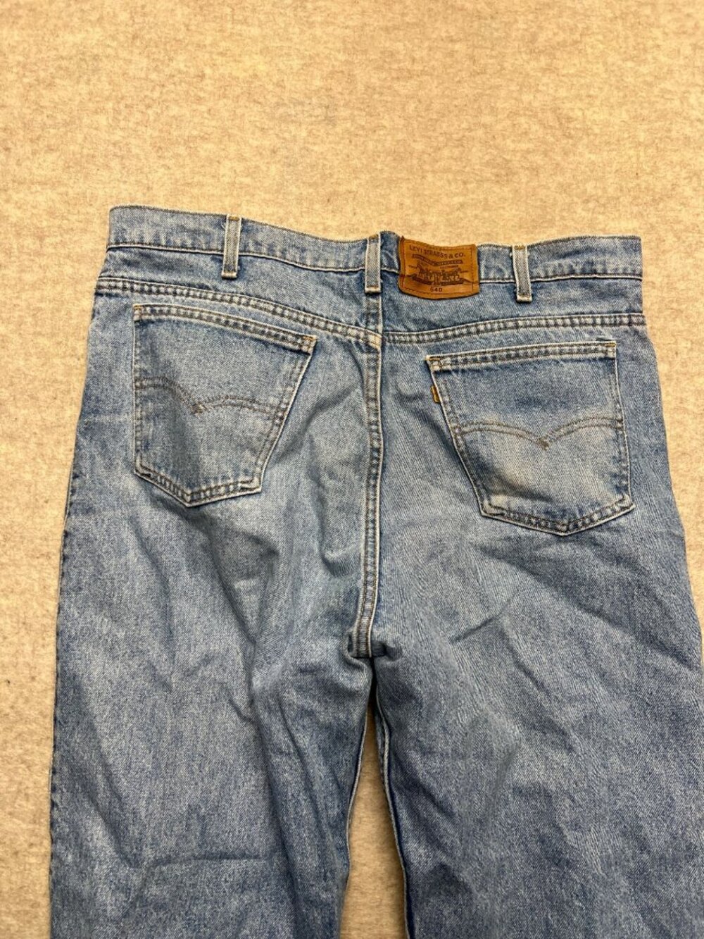 Vintage Levi's 540 Distressed Medium Wash Relaxed Fit Denim Jeans Orange Tab 38 - Picture 6 of 9